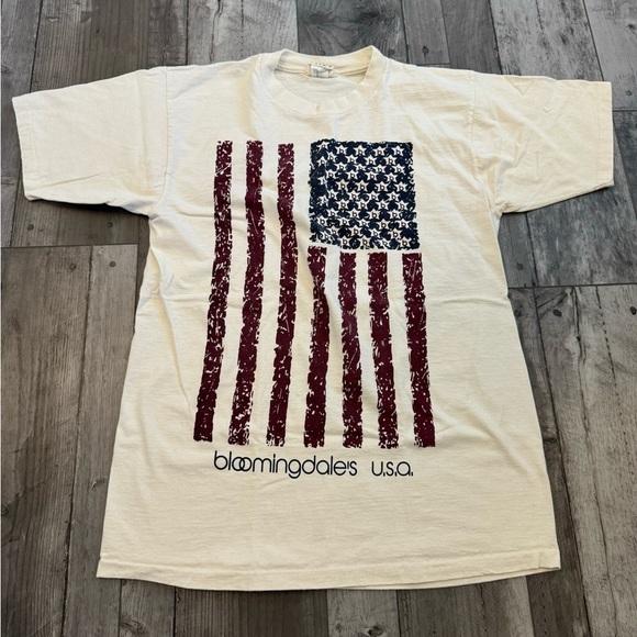 Vintage Bloomingdales T Shirt Bloomie's NYC New York City USA Flag Tee V… - Picture 1 of 7